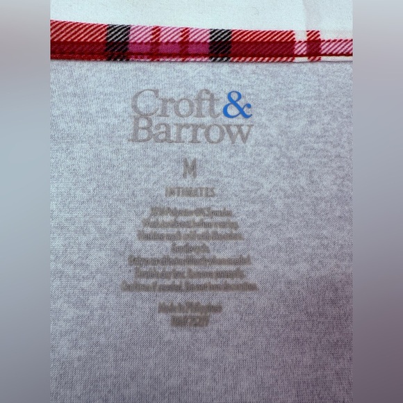 Croft & Barrow Two Piece Pajama Gray Top with Red Plaid Pants Size Medium - Picture 3 of 11